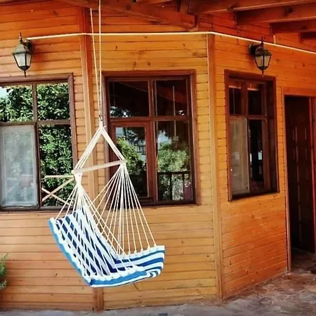 Sweetwater Guesthouse, Coastal Village Cabin Feriehus