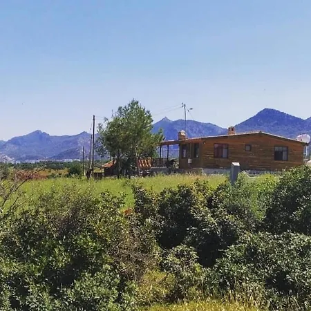 Sweetwater Guesthouse, Coastal Village Cabin