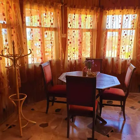 Feriehus Sweetwater Guesthouse, Coastal Village Cabin *