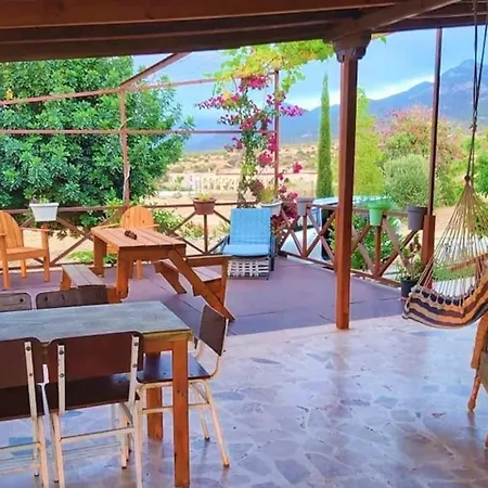 Sweetwater Guesthouse, Coastal Village Cabin